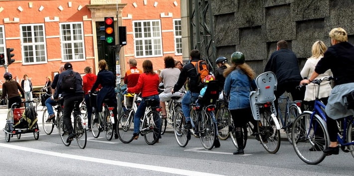 Езда на велосипеде по городу